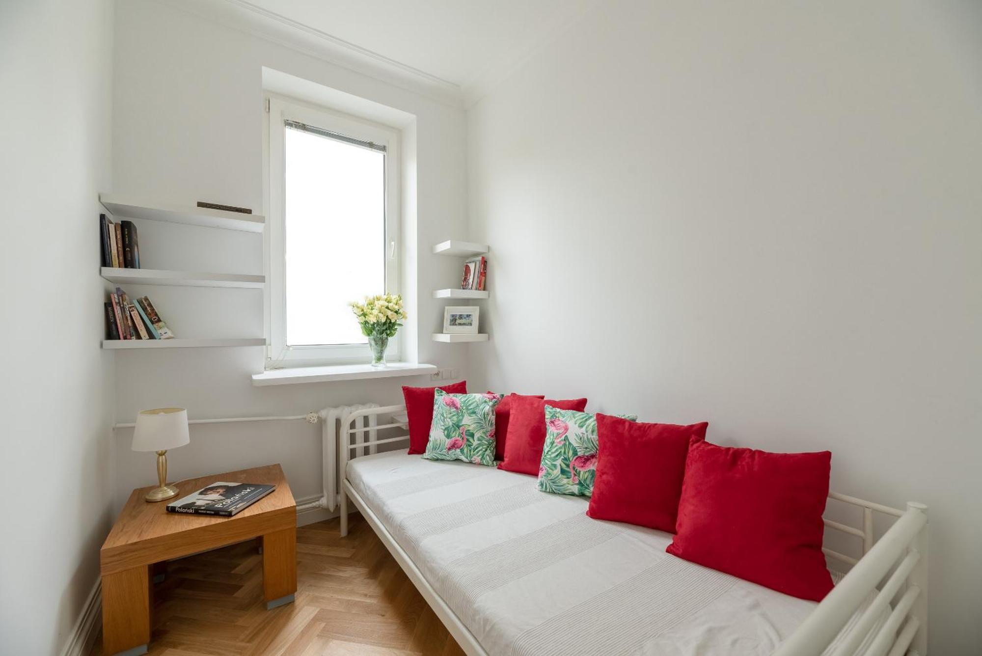 Queens Apartment *