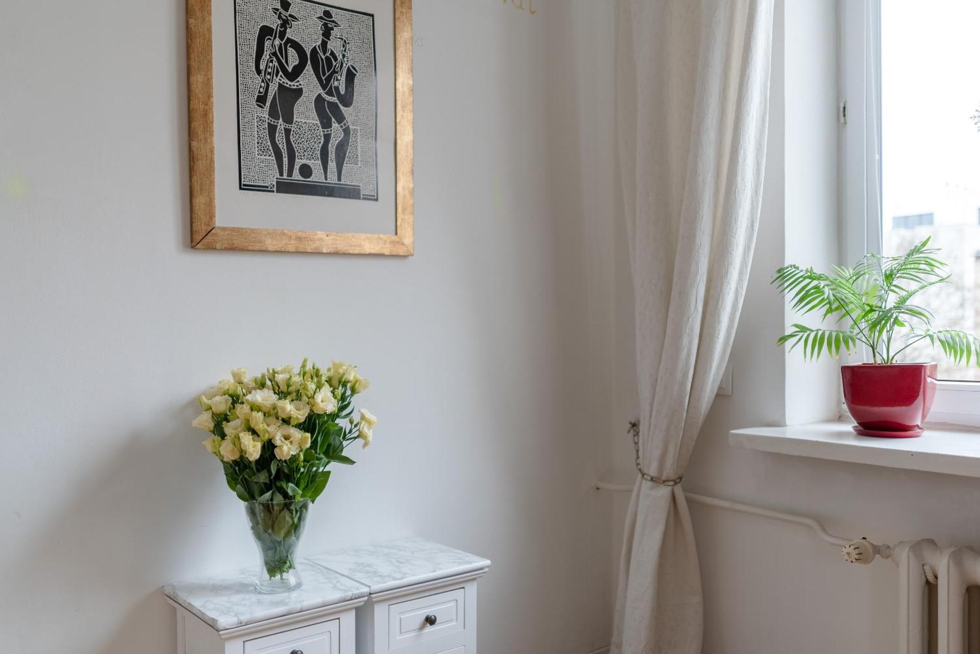 Queens Apartment *